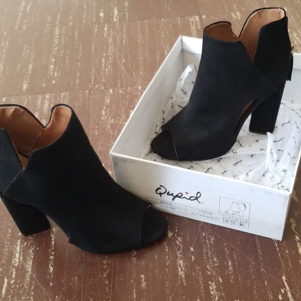 Suede heel shoes